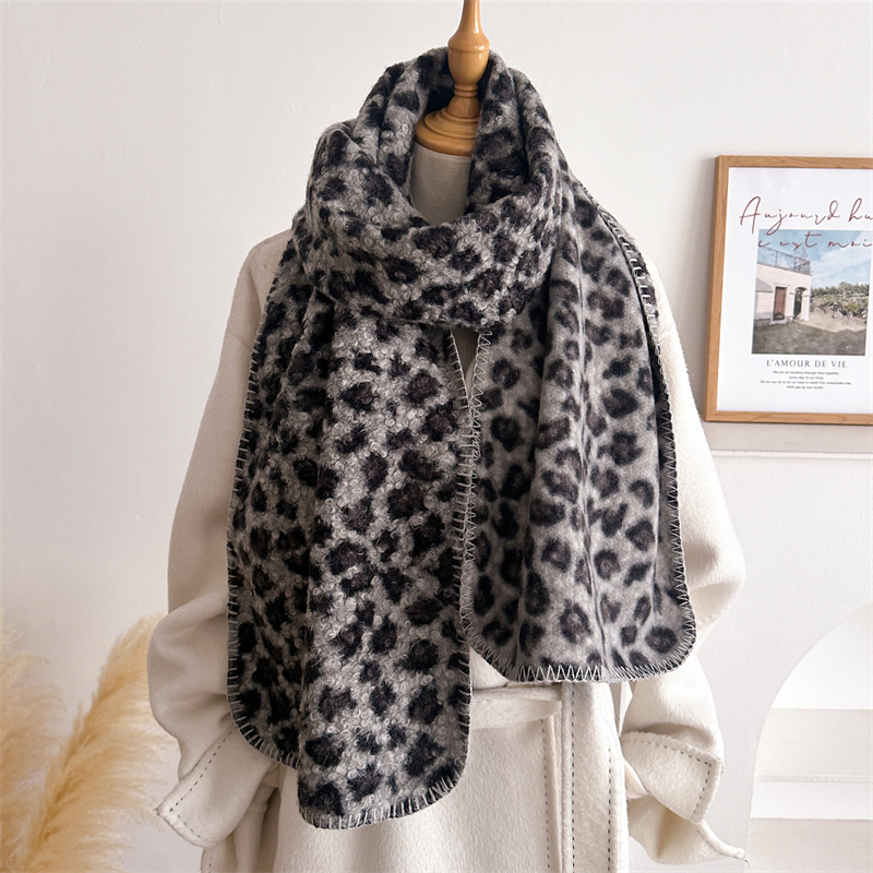 وشاح نسائي فاخر بنقشة الفهد لل - مراجعة Pashmina Wrap Large وسعره