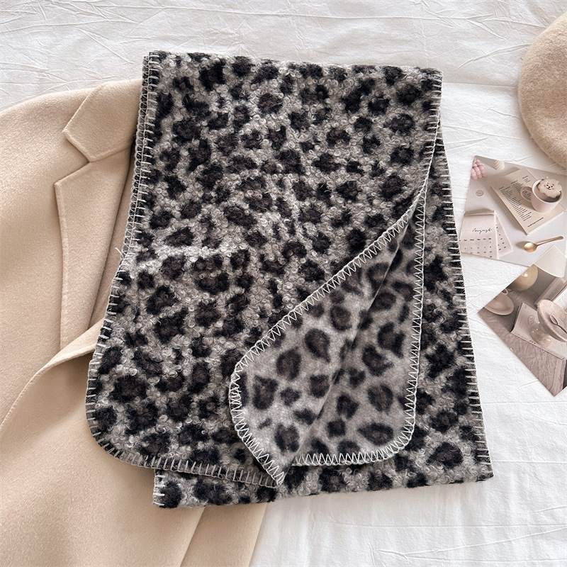 وشاح نسائي فاخر بنقشة الفهد لل - مراجعة Pashmina Wrap Large وسعره